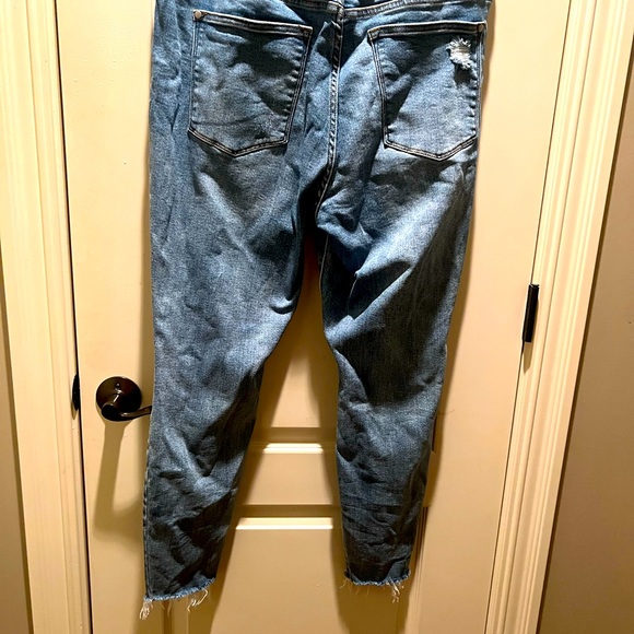 16w Judy Blues- super distressed jeans - Picture 1 of 3